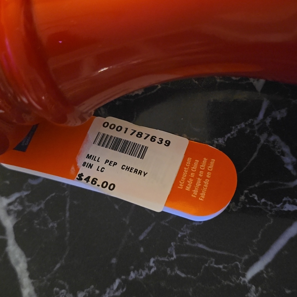 LE CREUSET SALT OR PEPPER MILL WITH ADJUSTABLE GRIND SETTING - Picture 8 of 9